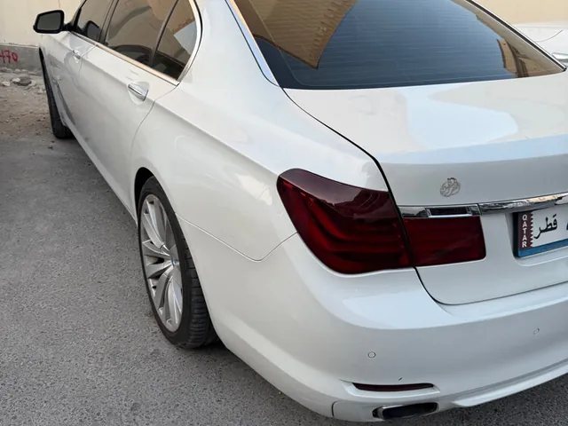 صورة 2012 بي إم دبليو الفئة السابعة 740Li