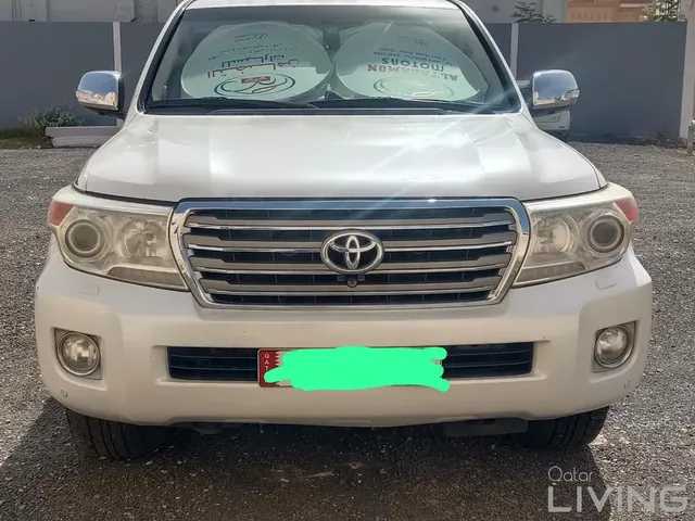 صورة 2014 تويوتا لاند كروزر VXR