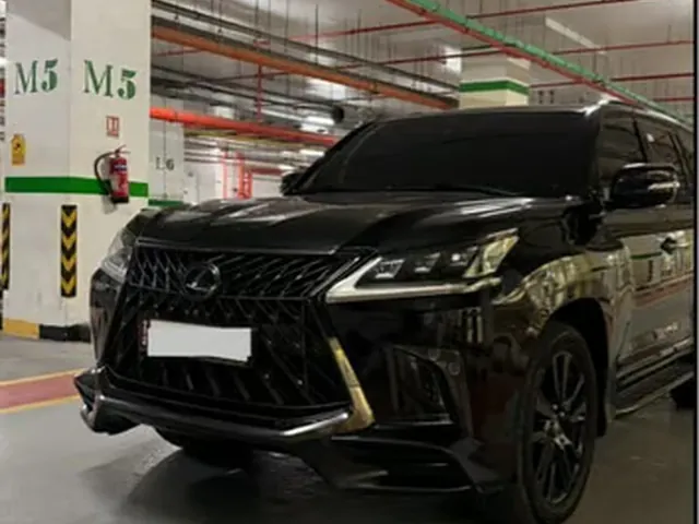 Photo of 2020 Lexus LX 570 Black Edition