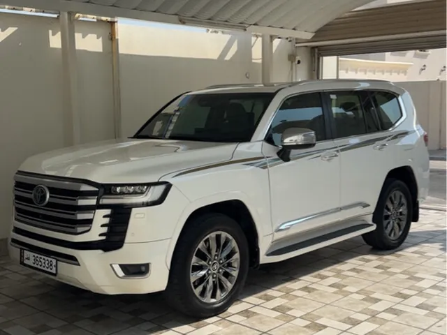 Photo of 2024 Toyota Land Cruiser VXR