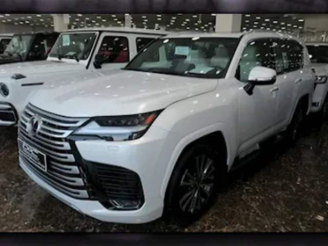 صورة 2024 لكزس LX 600 لكجري