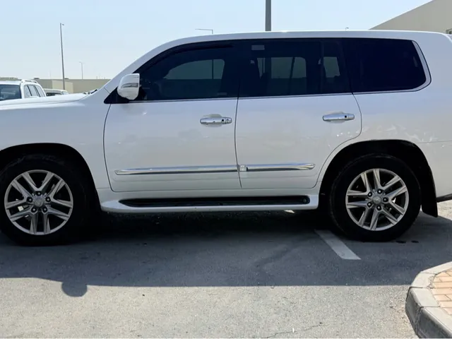 Photo of 2014 Lexus LX 570 S