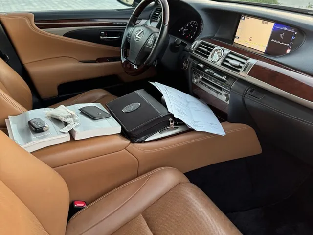 Photo of 2016 Lexus LS 460 L