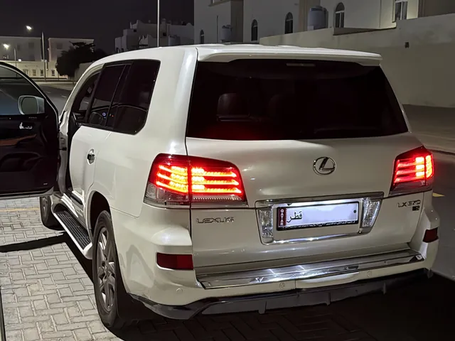 Photo of 2011 Lexus LX 570