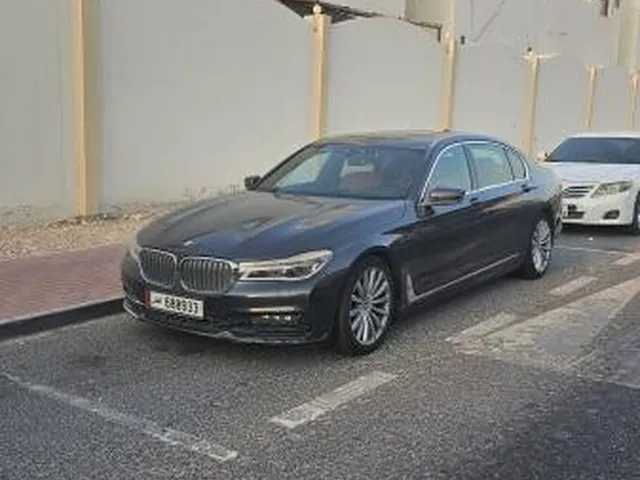 صورة 2017 بي إم دبليو الفئة السابعة 730Li