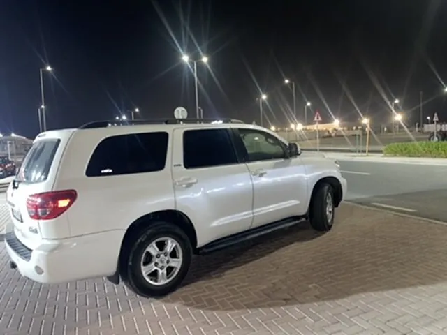 Photo of 2015 Toyota Sequoia