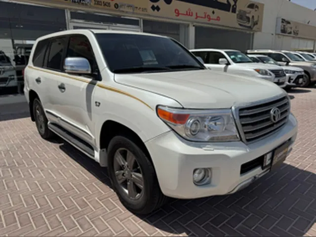 صورة 2015 تويوتا لاند كروزر VXR