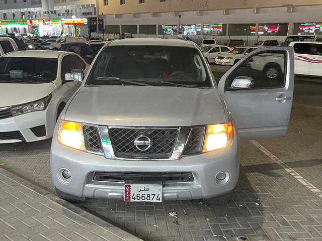 صورة 2010 نيسان باثفايندر SE