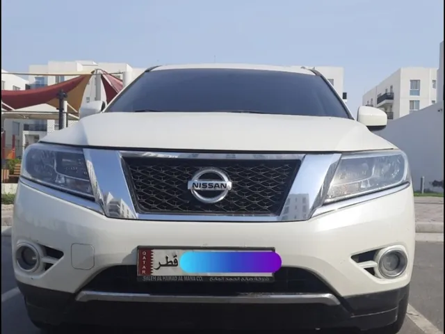 Photo of 2015 Nissan Pathfinder SV
