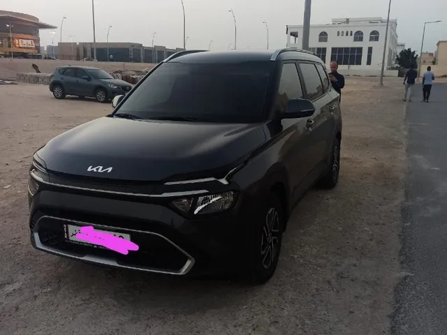 صورة 2025 كيا كارينز