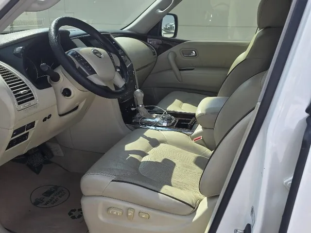 صورة 2012 نيسان باترول بلاتينيوم