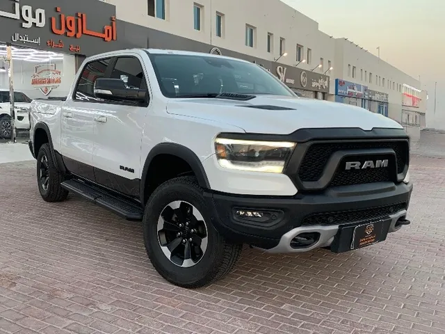 صورة 2021 دودج رام 1500
