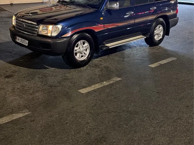 Photo of 2005 Toyota Land Cruiser GX