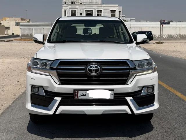 صورة 2018 تويوتا لاند كروزر VXR