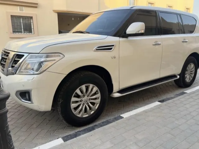 صورة 2014 نيسان باترول SE