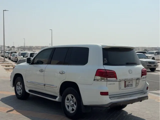 صورة 2009 لكزس LX 570