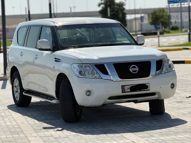 صورة 2013 نيسان باترول SE