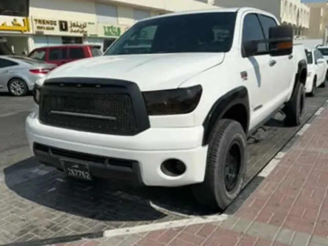 صورة 2011 تويوتا تندرا بلاتينيوم
