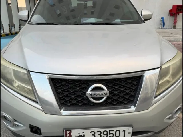 صورة 2014 نيسان باثفايندر LE