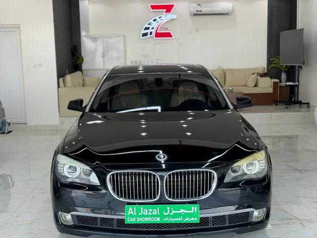 صورة 2012 بي إم دبليو الفئة السابعة 740Li