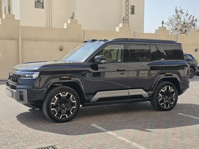 Photo of 2025 Leopard 8