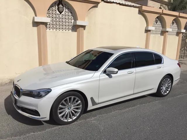 صورة 2018 بي إم دبليو الفئة السابعة 730Li