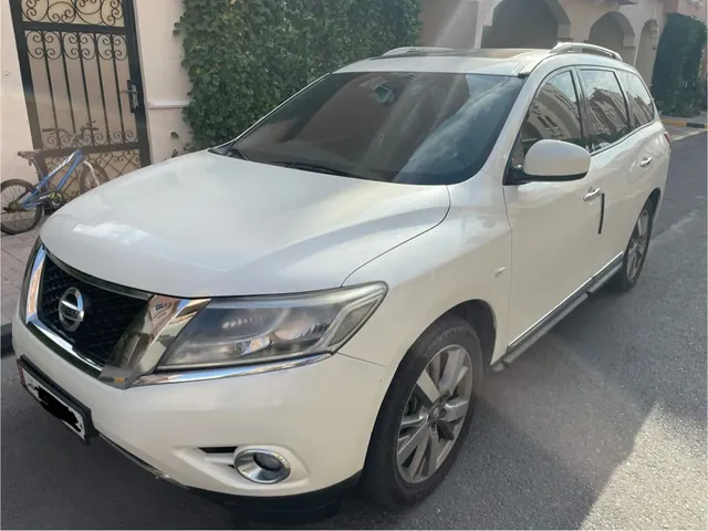 صورة 2015 نيسان باثفايندر SV