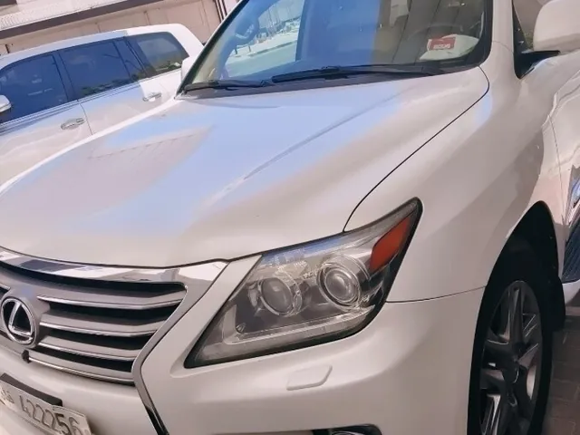 Photo of 2014 Lexus LX 570