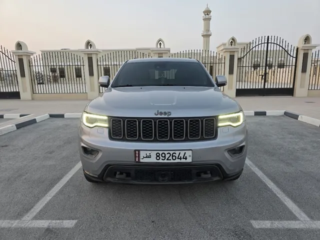 Photo of 2016 Jeep Grand Cherokee Summit
