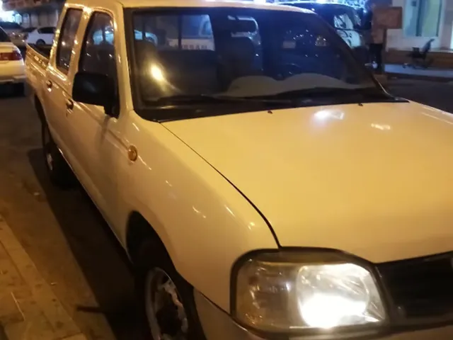 Photo of 2006 Nissan Pickup