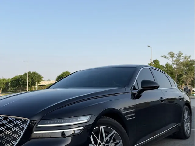 Photo of 2025 Genesis G80