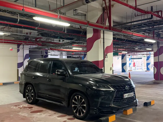 صورة 2021 لكزس LX 570 بلاك ايديشن