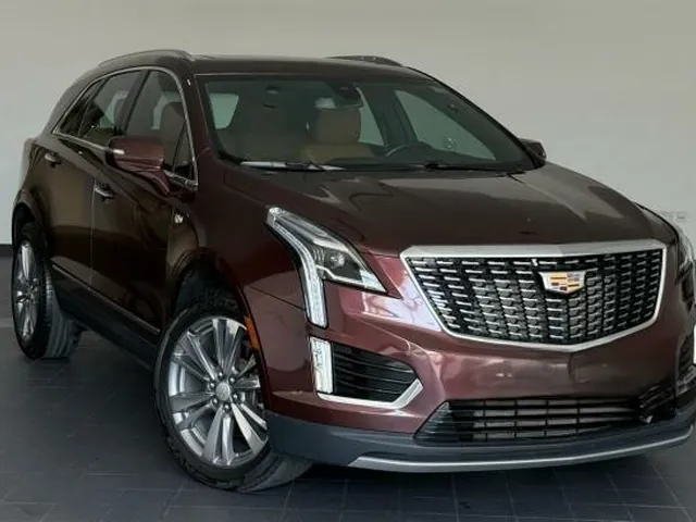 صورة 2022 كاديلاك XT5 400
