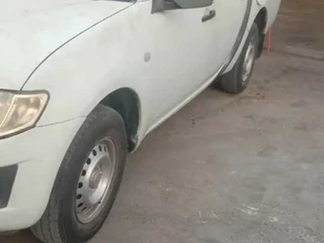 صورة 2013 ميتسوبيشي L200