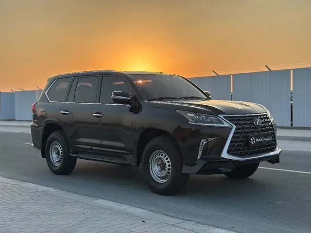 صورة 2017 لكزس LX 570 S