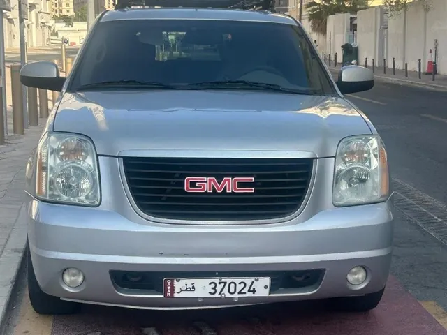 Photo of 2010 GMC Yukon XL SLT