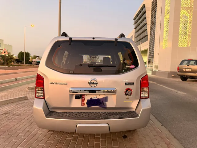 صورة 2009 نيسان باثفايندر SE