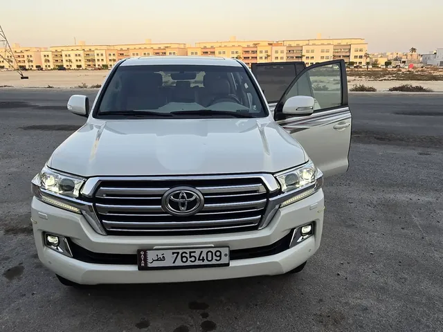 صورة 2018 تويوتا لاند كروزر GXR