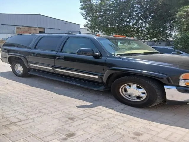 صورة 2003 جي إم سي سبربان