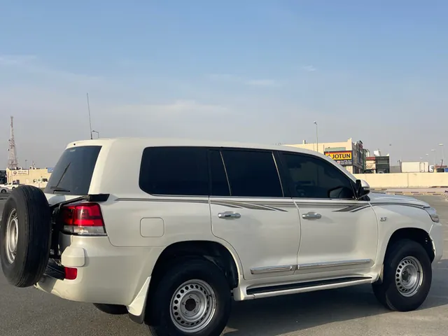 Photo of 2017 Toyota Land Cruiser VXR