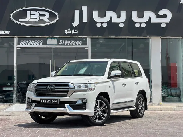 صورة 2020 تويوتا لاند كروزر VXR جراند تورينج S
