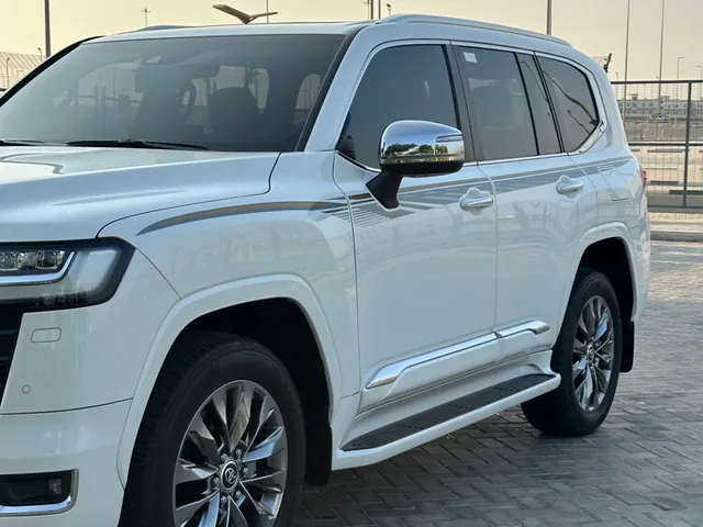 Photo of 2023 Toyota Land Cruiser VXR
