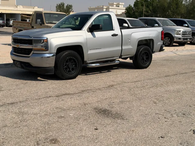 Photo of 2018 Chevrolet Silverado LT