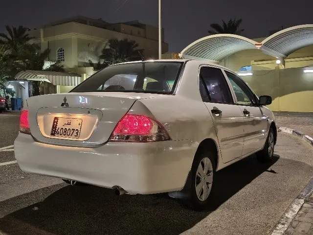 صورة 2010 ميتسوبيشي لانسر GLS