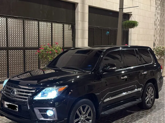 صورة 2015 لكزس LX 570 S