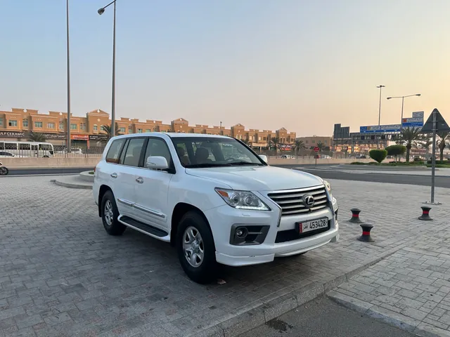 صورة 2009 لكزس LX 570