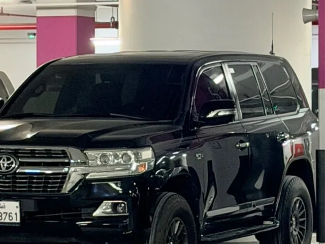 صورة 2017 تويوتا لاند كروزر VXR