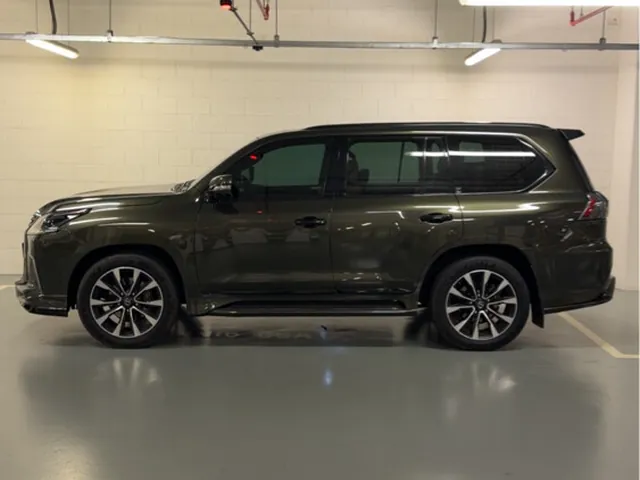 Photo of 2017 Lexus LX 600