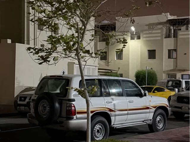 Photo of 2003 Toyota Land Cruiser GXR