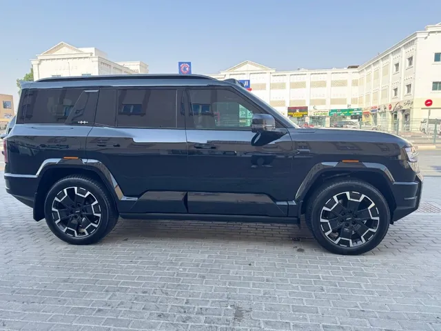 Photo of 2025 Leopard 8